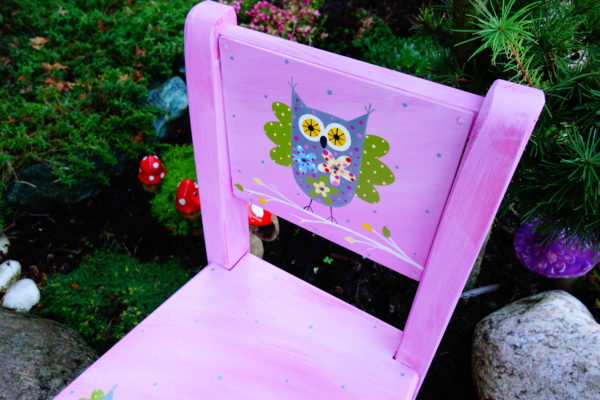 Židle s opěrkou – růžová sova